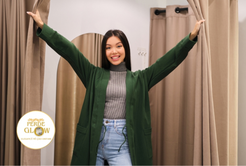 perde që bllokojnë dritën Tirana, perde për privatësi Tirana, perde që reflektojnë diellin Tirana, perde për verandë Tirana, perde për ballkon Tirana,perde për dritare Tirana, perde për dhoma hoteli Tirana, perde për zyre me dritë Tirana,